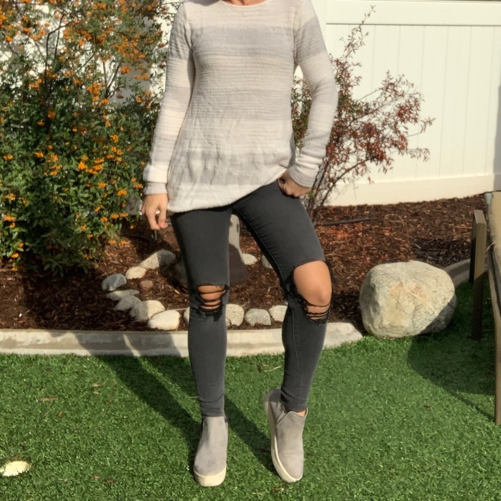 🌺Calvin Klein Grey/creme striped  sweater M